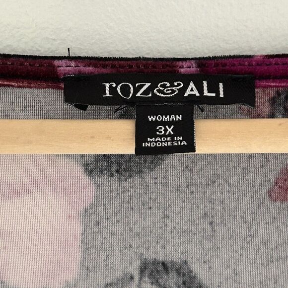 Roz & Ali Velvet Top Size 3x V-Neck Floral Short Sleeve Shirt Jewel Tones - Picture 4 of 8